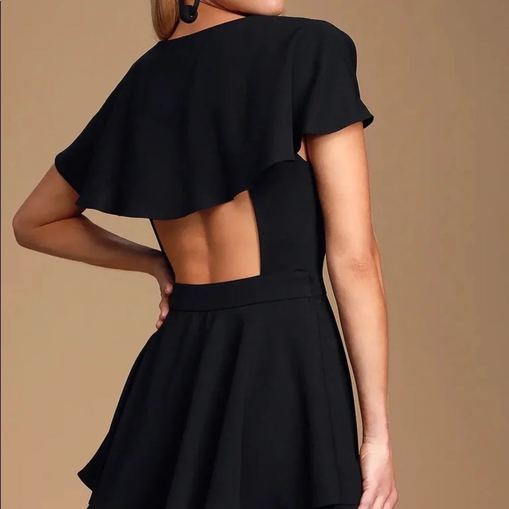 Lulu’s Black Ruffled Romper - Picture 3 of 4